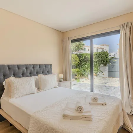 Appartement #390 New Town With Share Pool *